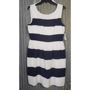 Dress Barn Est  1962 Dress